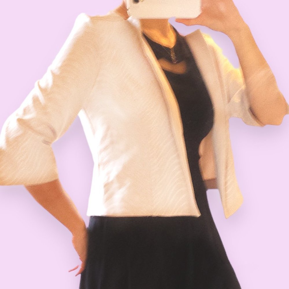 Elegant Cream Beige Crop Blazer Sandra Darren 6P